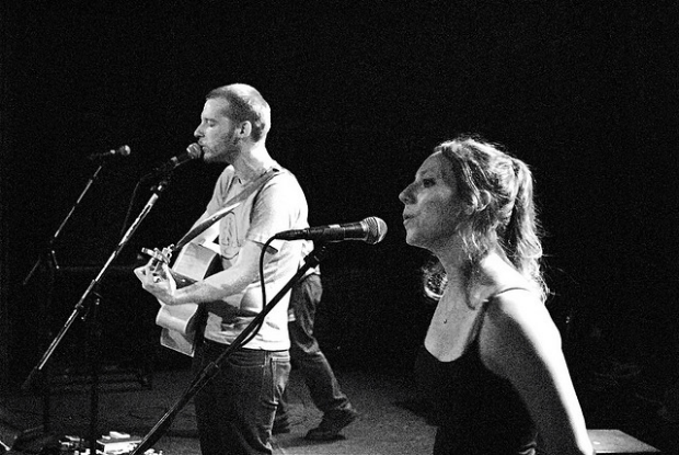 Jaymay performing with Kevin Devine in 2008/